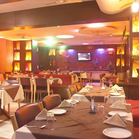 Imagen del bar/restaurante del Hotel Inderlok, Alwar. Foto 3