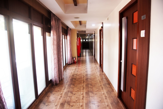 Imagen de los interiores del Hotel Indiana Inn. Foto 10