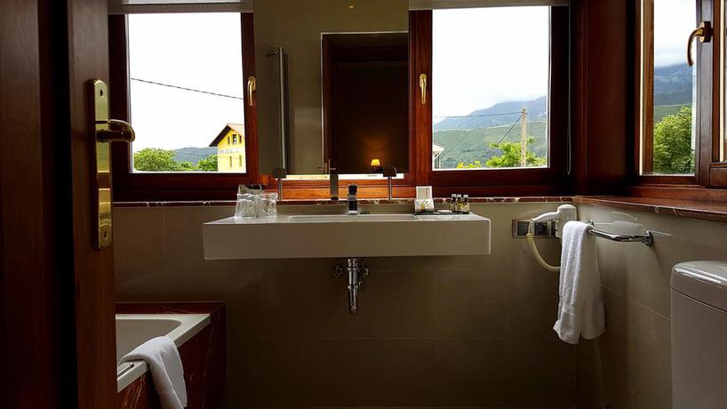 Imagen de la habitación del Hotel Indiana Llanes. Foto 17