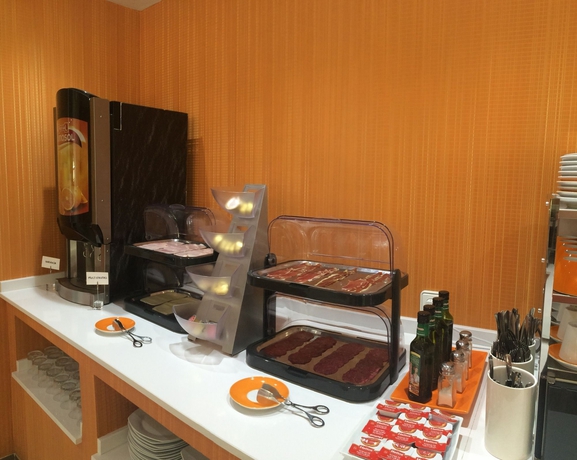 Imagen del bar/restaurante del Hotel Indiana, Pinto. Foto 9