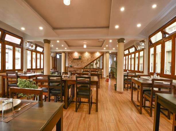 Imagen del bar/restaurante del Hotel Indiana, Shillong. Foto 3