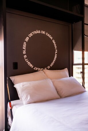 Imagen de la habitación del Hotel Indie Universe Creative. Foto 22