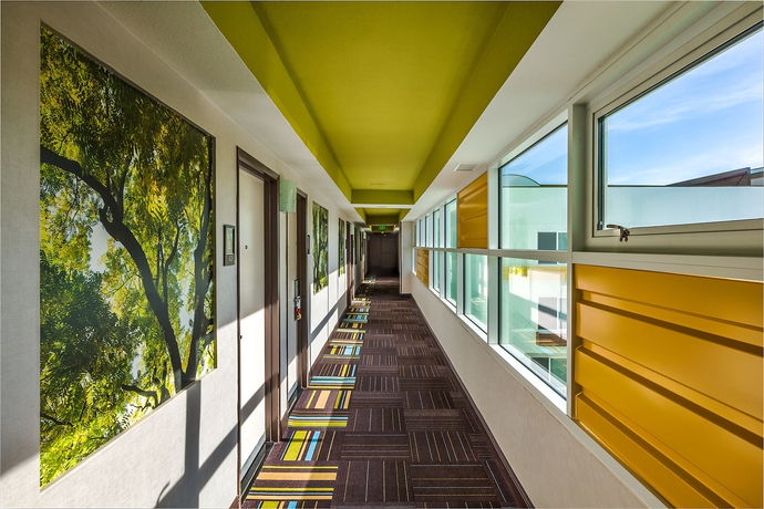 Imagen de los interiores del Hotel Indigo Anaheim, An Ihg. Foto 15