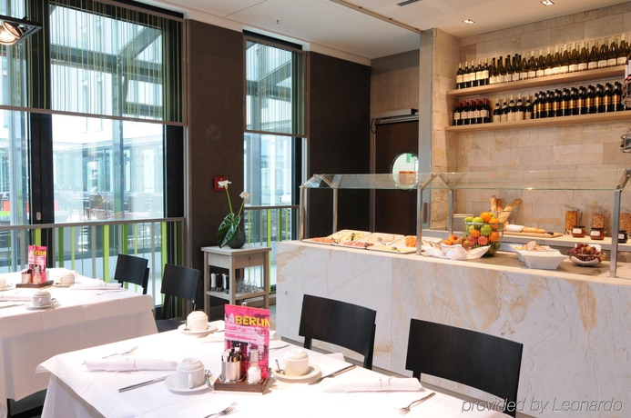 Imagen general del Hotel Indigo Berlin-Alexanderplatz. Foto 9