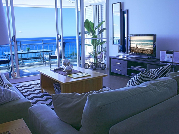 Imagen de los interiores del Hotel Indigo Blue Beachfront Apartments. Foto 12