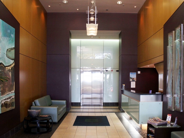 Imagen de los interiores del Hotel Indigo Blue Beachfront Apartments. Foto 13