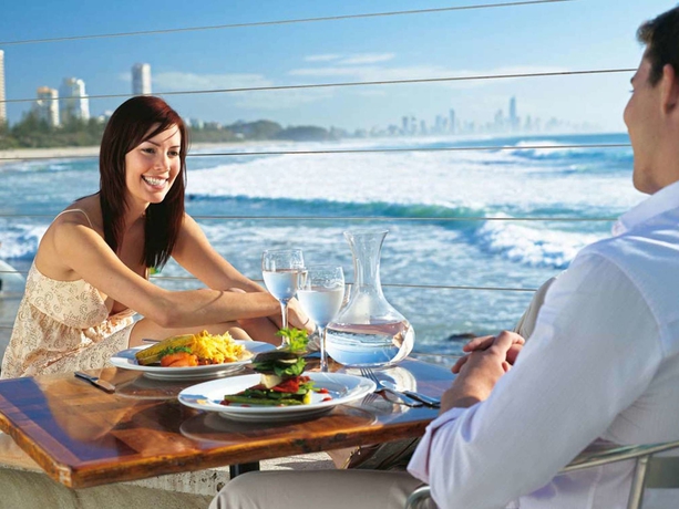 Imagen de los exteriores del Hotel Indigo Blue Beachfront Apartments. Foto 11