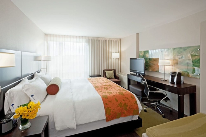 Imagen de la habitación del Hotel Indigo Boston Newton Riverside. Foto 1