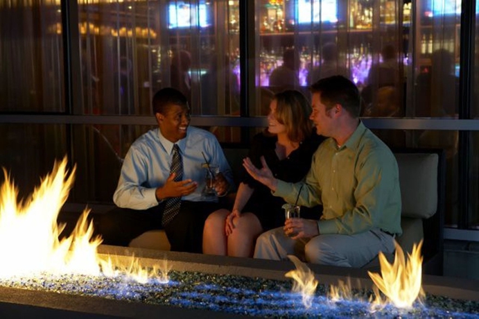 Imagen de los exteriores del Hotel Indigo Boston Newton Riverside. Foto 7