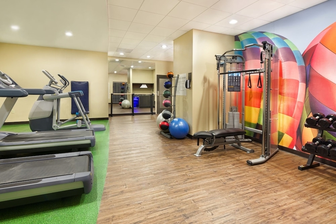 Imagen de los interiores del Hotel Indigo Cleveland-beachwood. Foto 19
