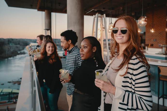 Imagen del bar/restaurante del Hotel Indigo Columbus at Riverfront Place, an IHG. Foto 5