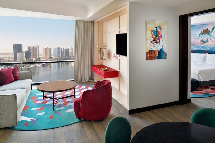 Imagen de la habitación del Hotel Indigo Dubai Downtown. Foto 7