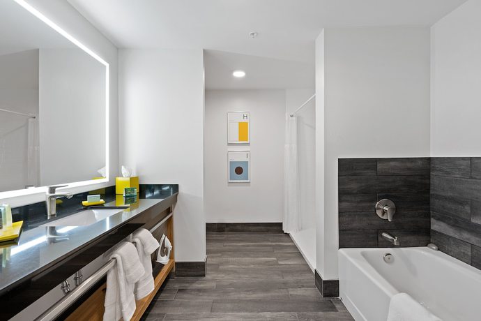 Imagen de la habitación del Hotel Indigo Everett - Waterfront Place, an IHG. Foto 4