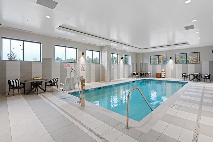 Imagen de la piscina del Hotel Indigo Everett - Waterfront Place, an IHG. Foto 20