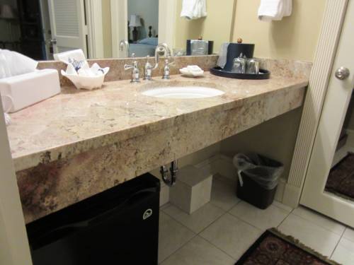 Imagen de la habitación del Hotel Indigo Inn, Charleston. Foto 1