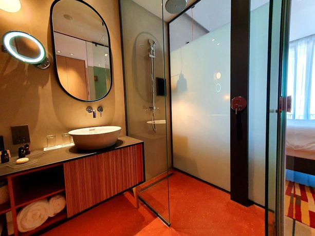 Imagen de la habitación del Hotel Indigo Larnaca. Foto 8