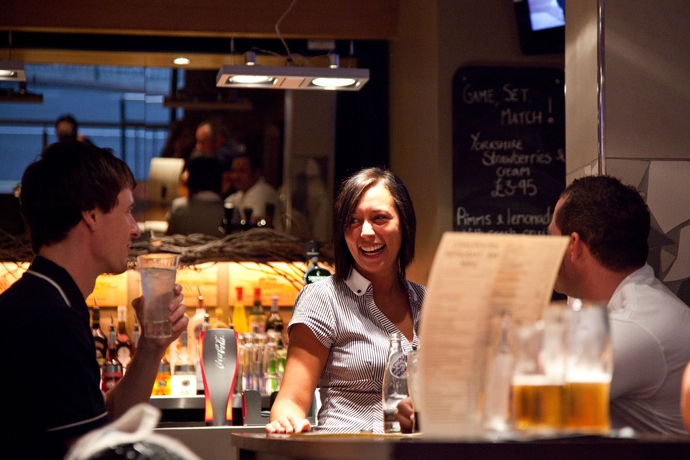 Imagen de los interiores del Hotel Indigo Leeds by IHG. Foto 16