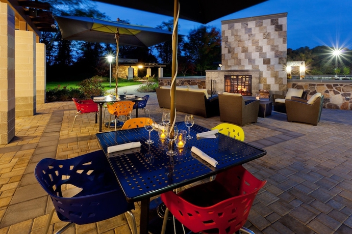 Imagen del bar/restaurante del Hotel Indigo Long Insland East End. Foto 5