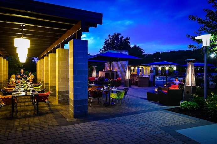 Imagen del bar/restaurante del Hotel Indigo Long Insland East End. Foto 6