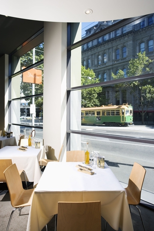 Imagen del bar/restaurante del Hotel Indigo Melbourne On Flinders, An Ihg. Foto 4