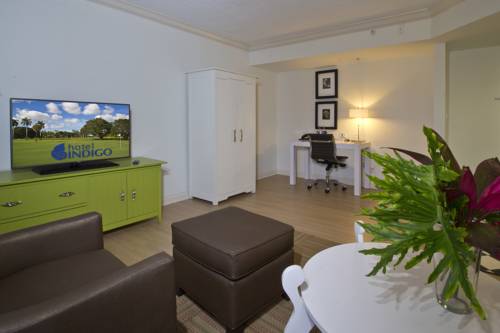 Imagen de la habitación del Hotel Indigo Miami Lakes. Foto 3
