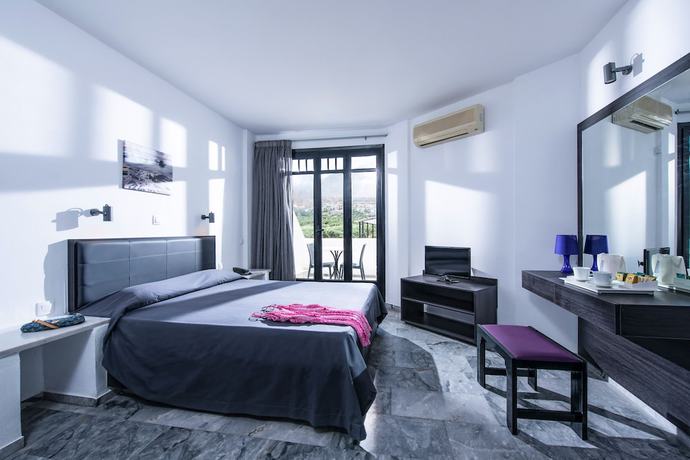Imagen de la habitación del Hotel Indigo Suites Collection Adults Only. Foto 14