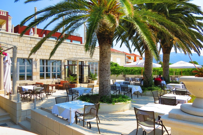 Imagen del bar/restaurante del Hotel Indijan. Foto 3