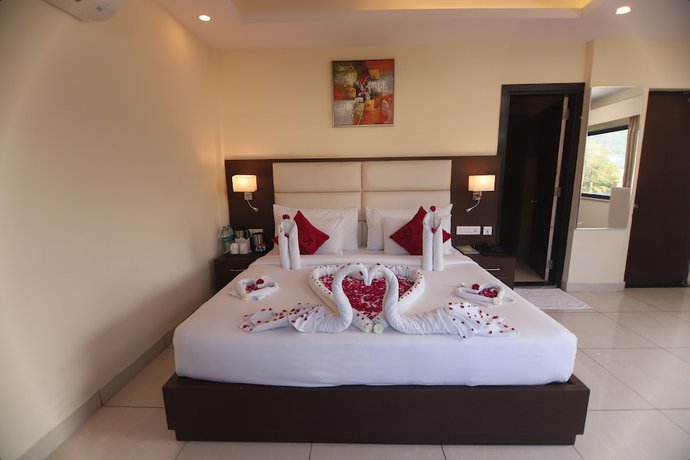 Imagen de la habitación del Hotel Indira Nikunj. Foto 19