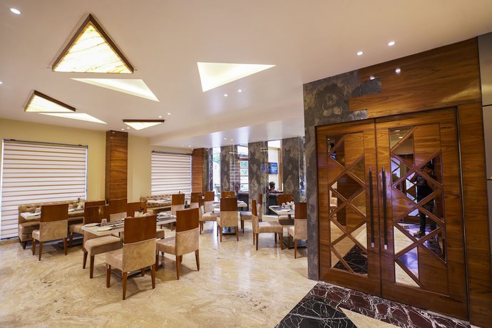 Imagen del bar/restaurante del Hotel Indo Prime. Foto 2