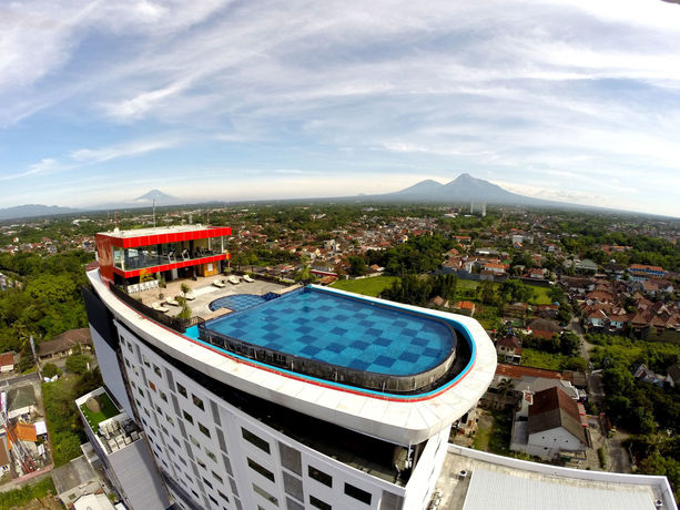Imagen de los exteriores del Hotel Indoluxe Jogjakarta. Foto 8