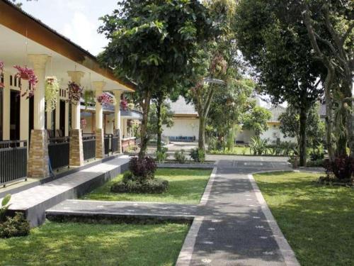 Imagen general del Hotel Indra Djaya. Foto 1
