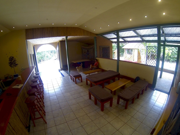 Imagen del bar/restaurante del Hotel Indra Inn. Foto 4