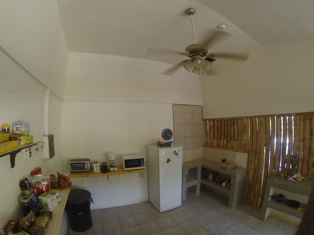 Imagen del bar/restaurante del Hotel Indra Inn. Foto 5