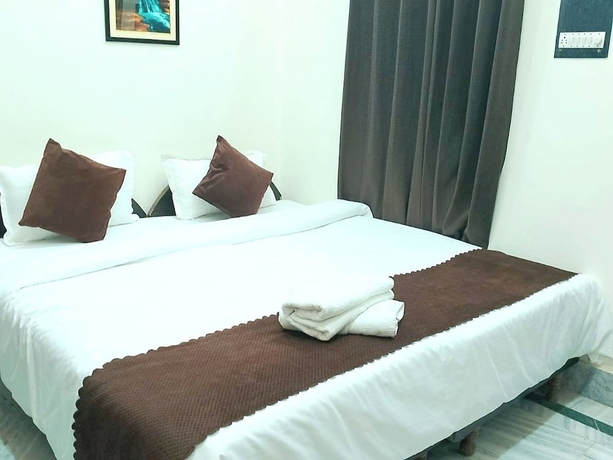 Imagen de la habitación del Hotel Indra, Varanasi. Foto 11