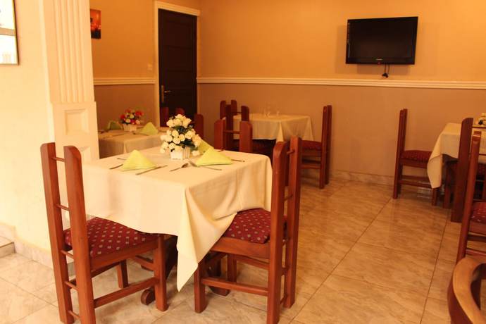 Imagen del bar/restaurante del Hotel Indra, Yaound&eacute;. Foto 3