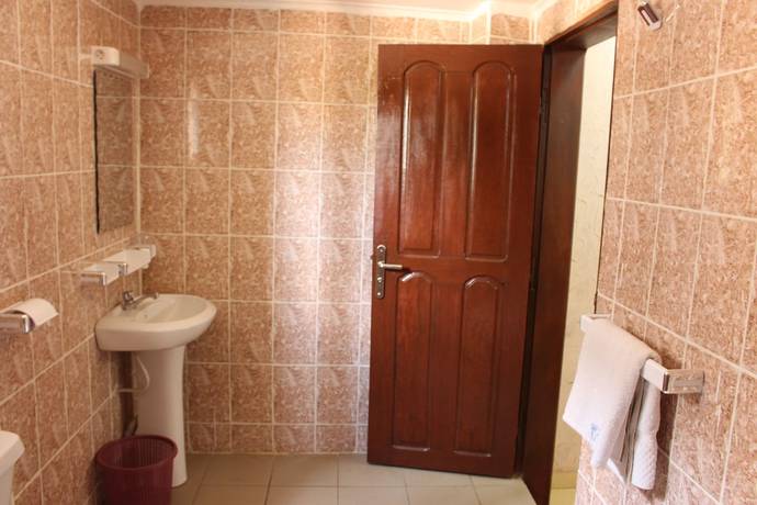 Imagen de la habitación del Hotel Indra, Yaound&eacute;. Foto 16