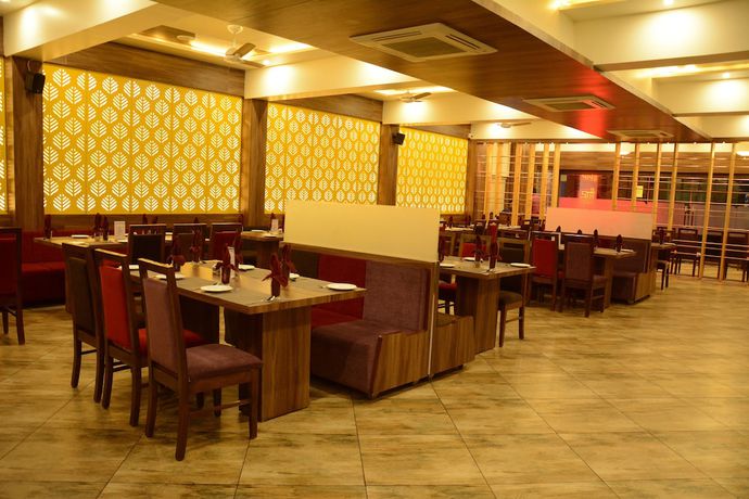Imagen del bar/restaurante del Hotel Indralok. Foto 2