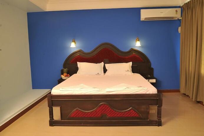 Imagen de la habitación del Hotel Indraprastha Beach Resort. Foto 16