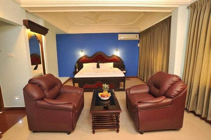 Imagen de la habitación del Hotel Indraprastha Beach Resort. Foto 25