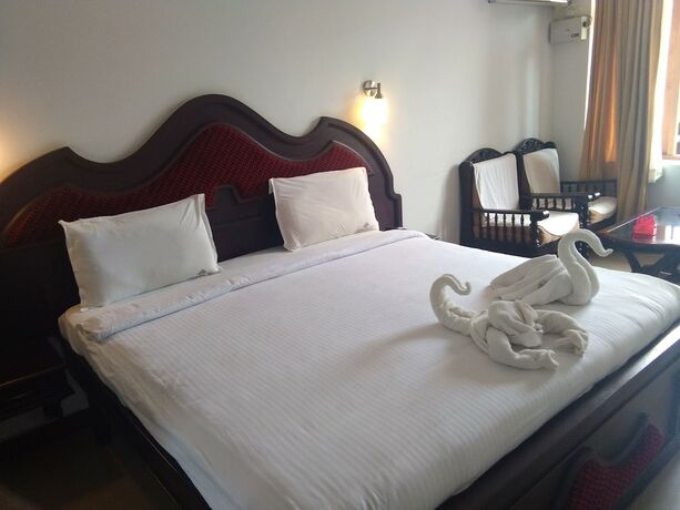 Imagen de la habitación del Hotel Indraprastha Beach Resort. Foto 28