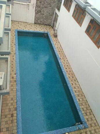 Imagen de la piscina del Hotel Indraprastha Beach Resort. Foto 30