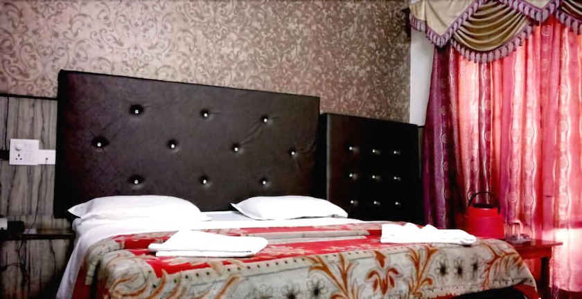 Imagen de la habitación del Hotel Indraprastha, Pachmarhi. Foto 3