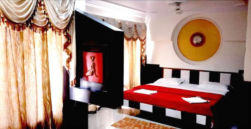 Imagen de la habitación del Hotel Indraprastha, Pachmarhi. Foto 6