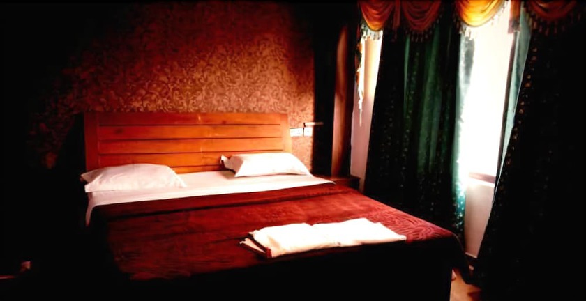 Imagen de la habitación del Hotel Indraprastha, Pachmarhi. Foto 7