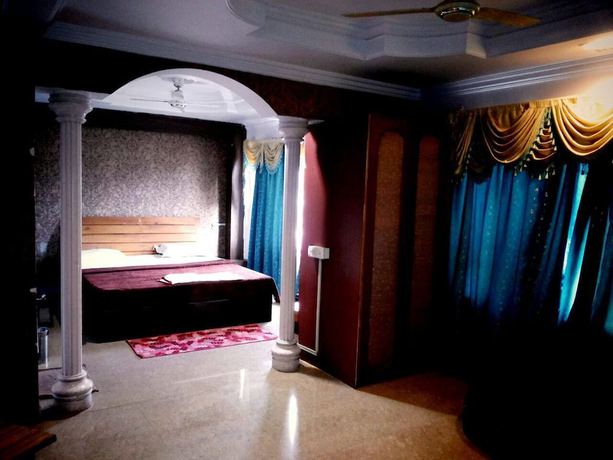 Imagen de la habitación del Hotel Indraprastha, Pachmarhi. Foto 11