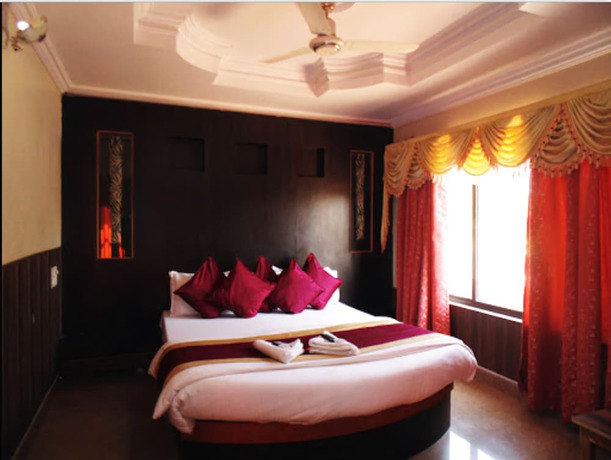 Imagen de la habitación del Hotel Indraprastha, Pachmarhi. Foto 15