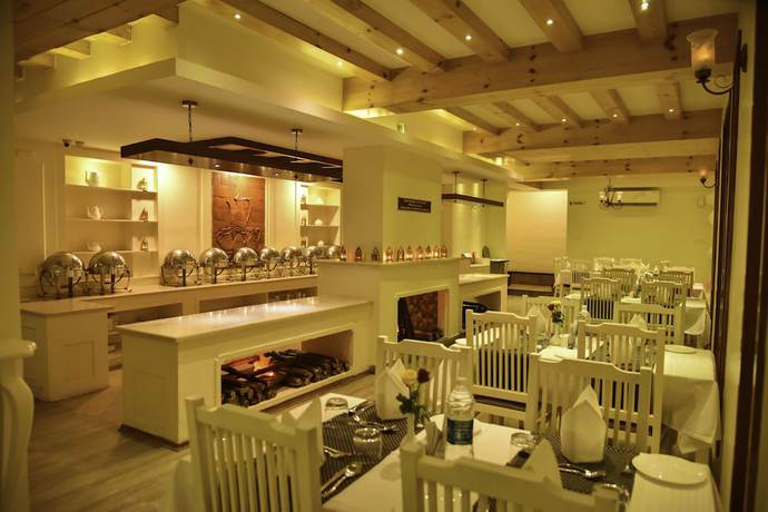 Imagen del bar/restaurante del Hotel Indriya Wayanad. Foto 3