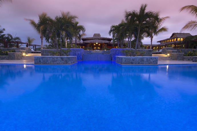 Imagen de la piscina del Hotel Indura Beach and Golf Resort, Curio Collection By Hilton. Foto 13