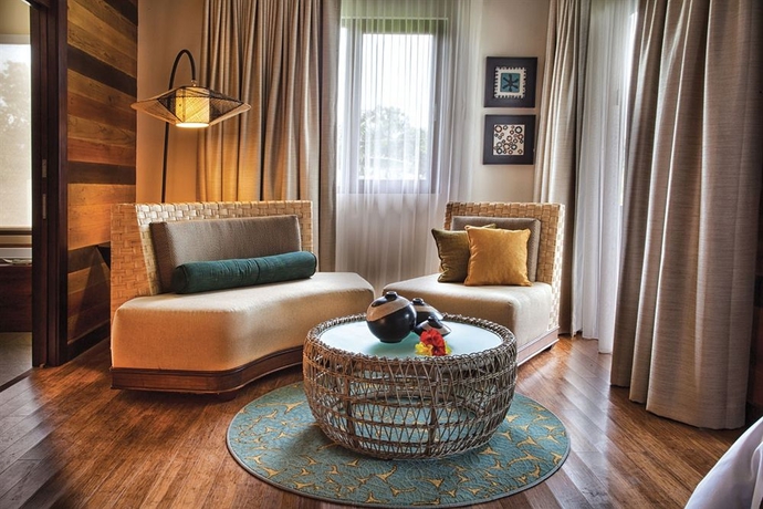 Imagen de los interiores del Hotel Indura Beach and Golf Resort, Curio Collection By Hilton. Foto 11