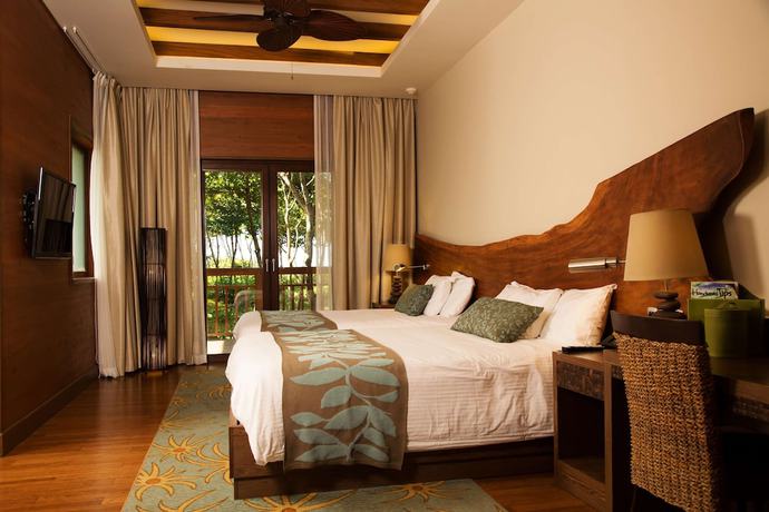 Imagen de la habitación del Hotel Indura Beach and Golf Resort, Curio Collection By Hilton. Foto 4